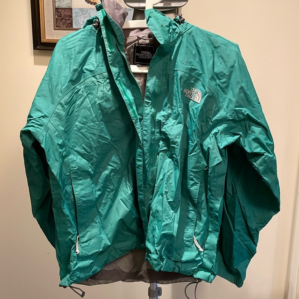 Waterproof woman jacket from North Face